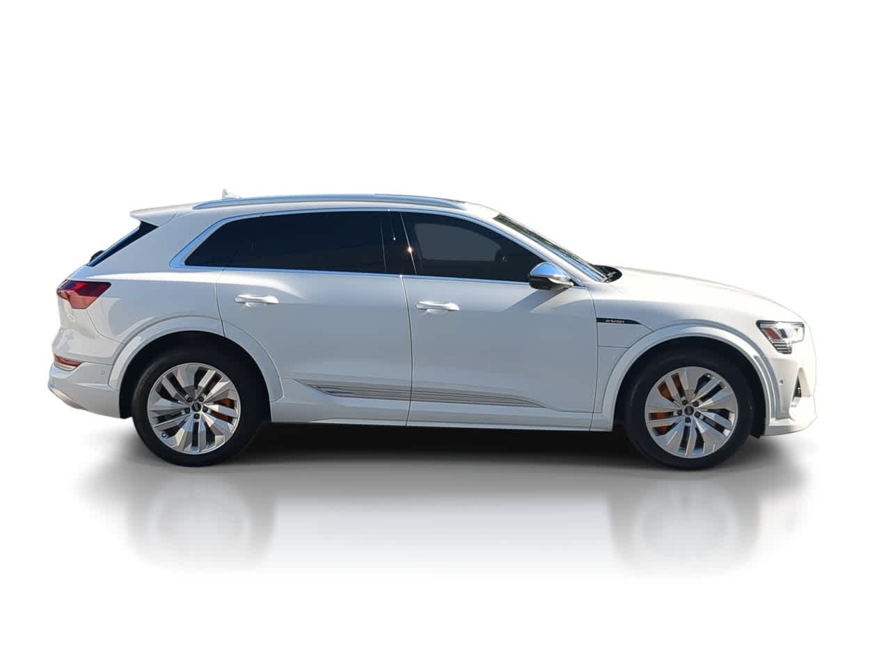 Thumbnail: 2023 Audi e-tron S - 9