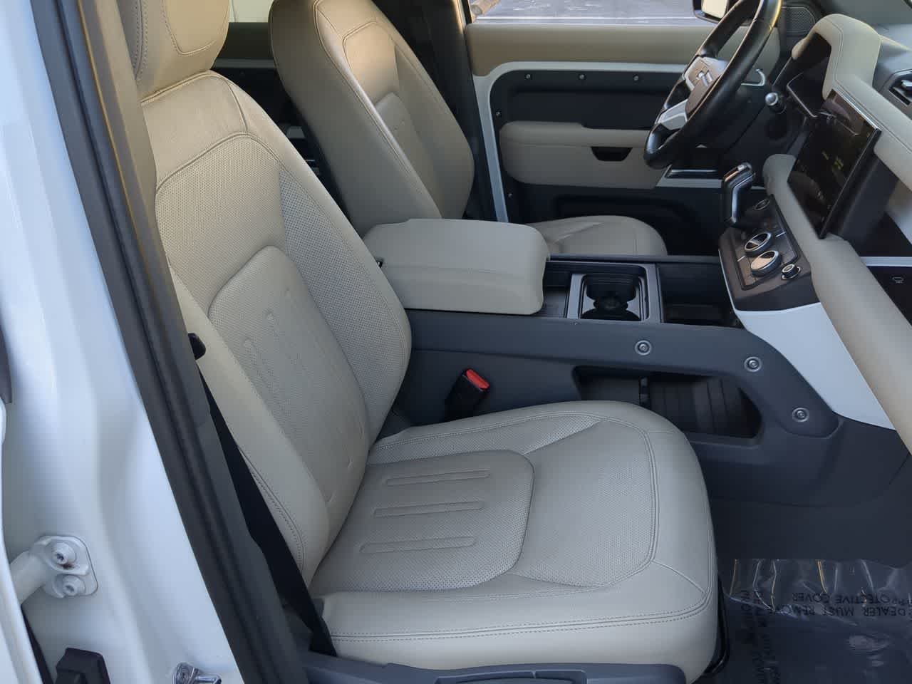 Thumbnail: 2022 Land Rover Defender - 24