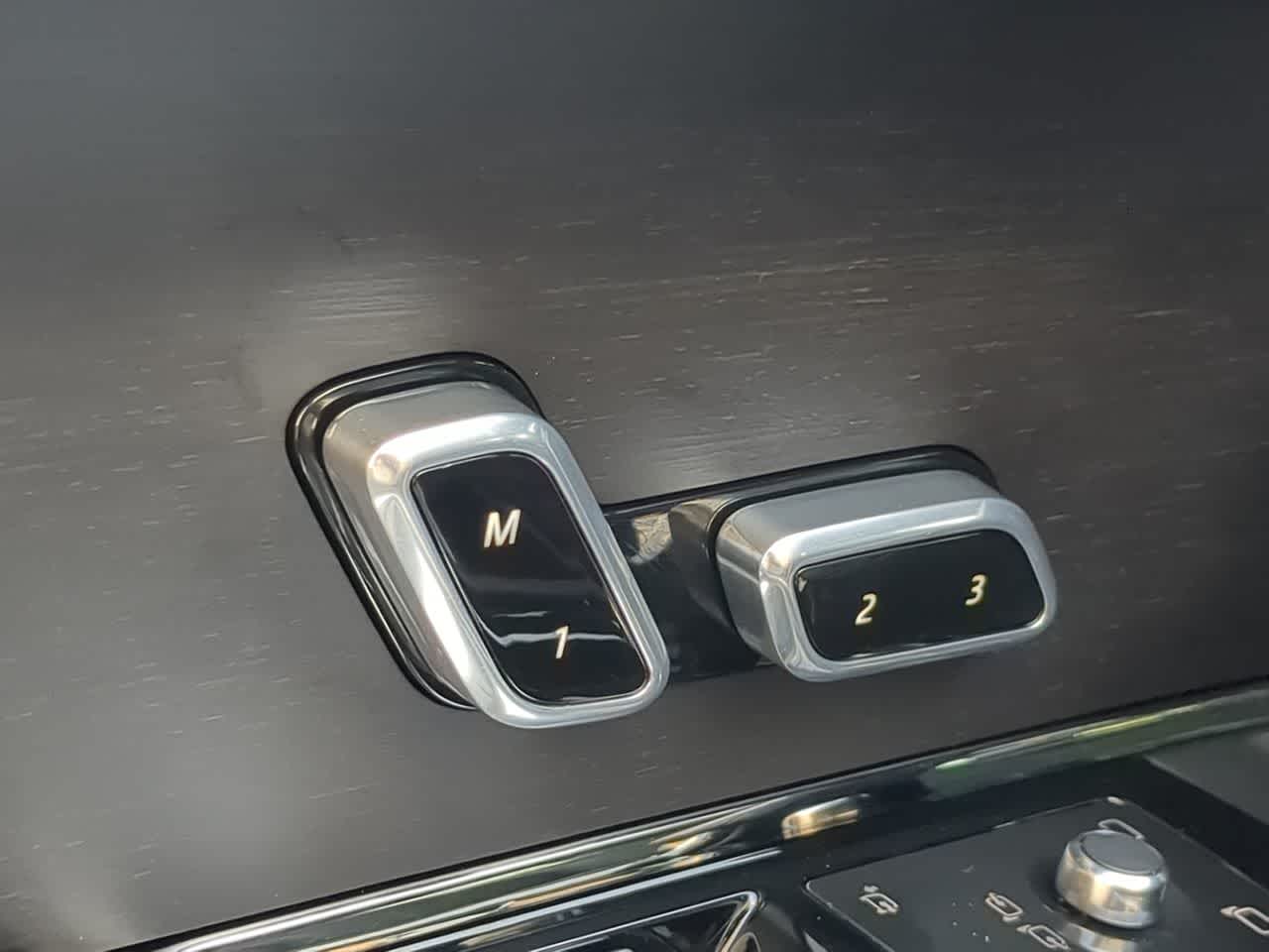 Thumbnail: 2023 Land Rover Range Rover Sport - 17