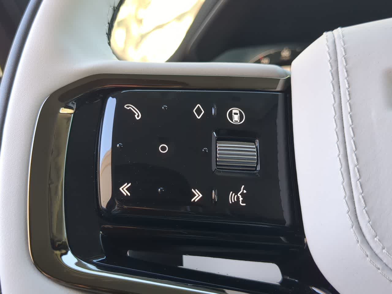 Thumbnail: 2026 Land Rover Range Rover Sport - 26