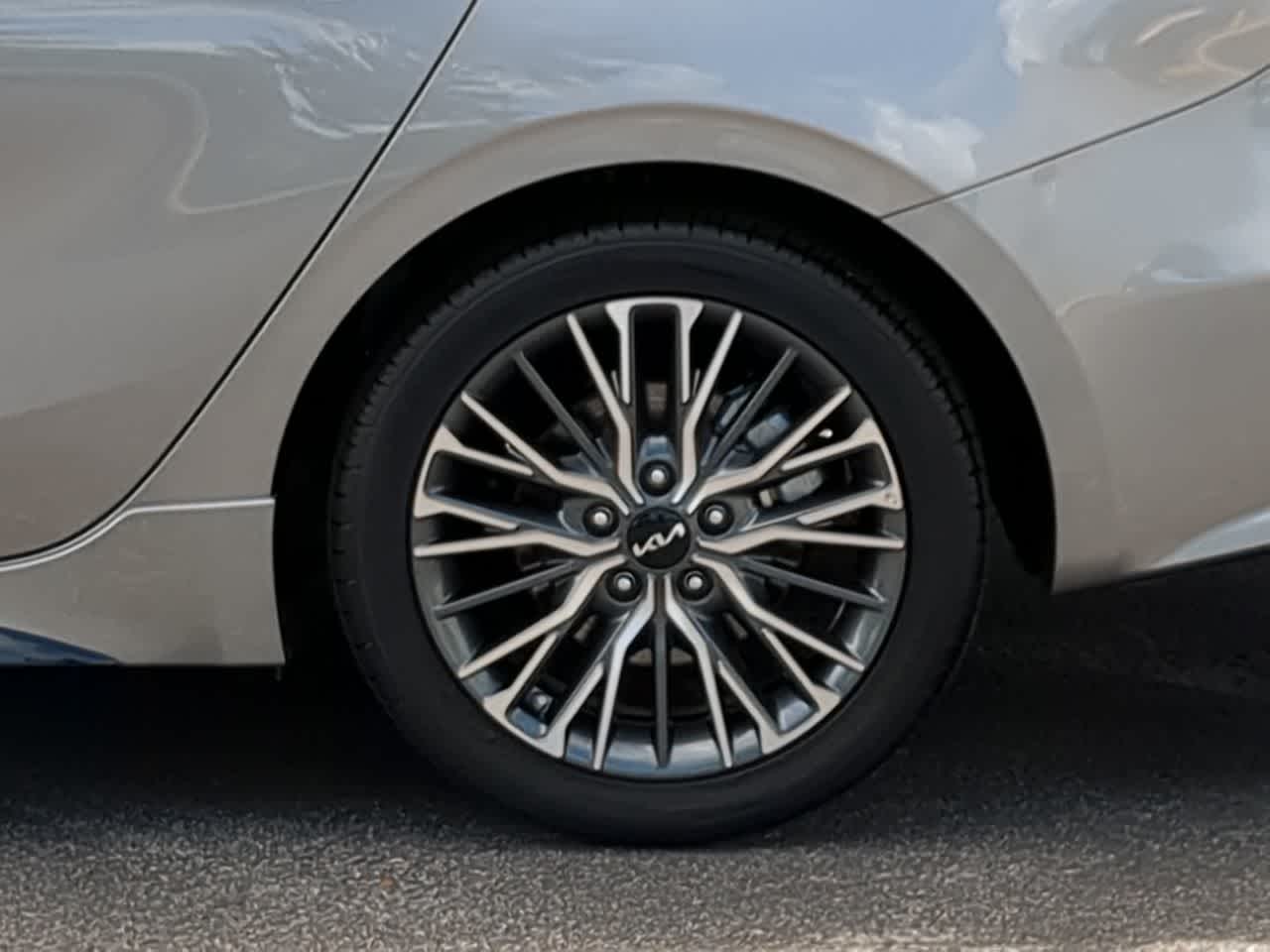 Thumbnail: 2023 Kia Forte - 14