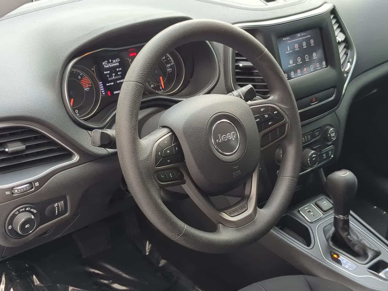 Thumbnail: 2019 Jeep Cherokee - 10