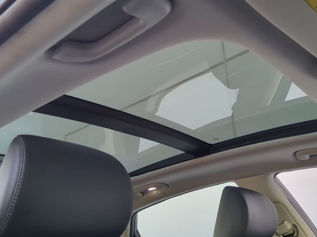 Thumbnail: 2019 Kia Cadenza - 19