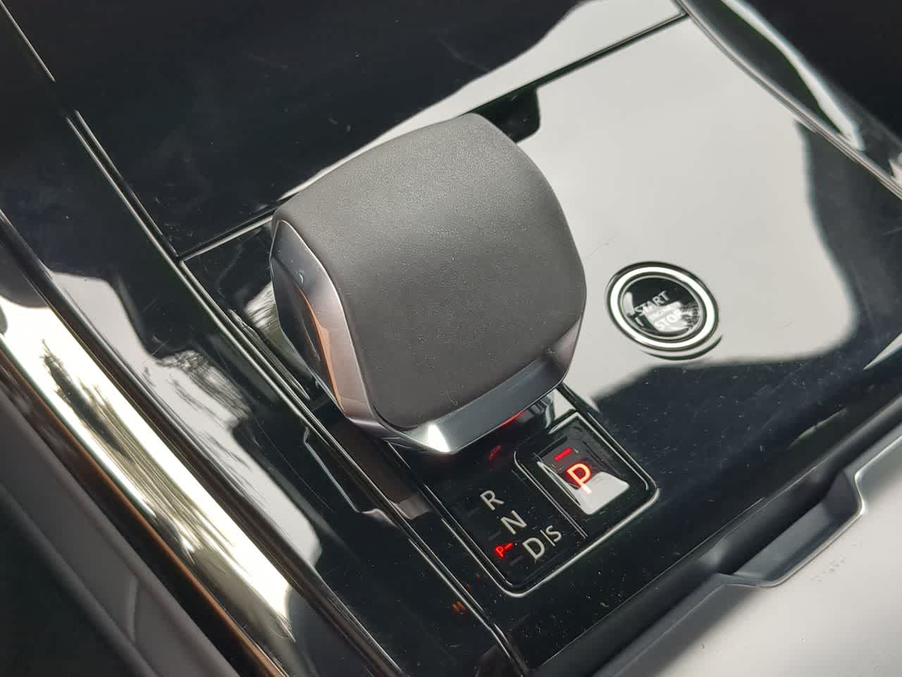 Thumbnail: 2025 Land Rover Range Rover Sport - 35