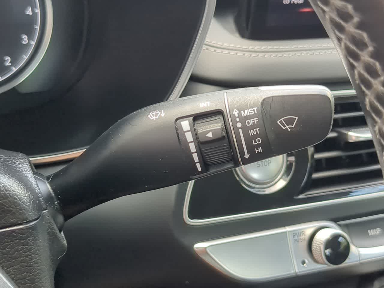 Thumbnail: 2022 Genesis G70 - 25