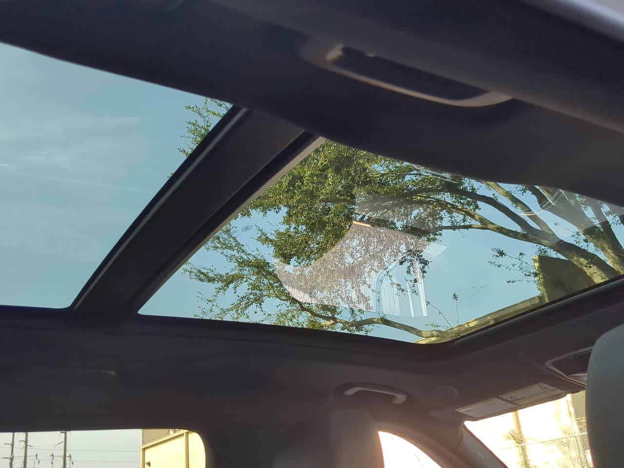 Thumbnail: 2025 Land Rover Range Rover Velar - 20