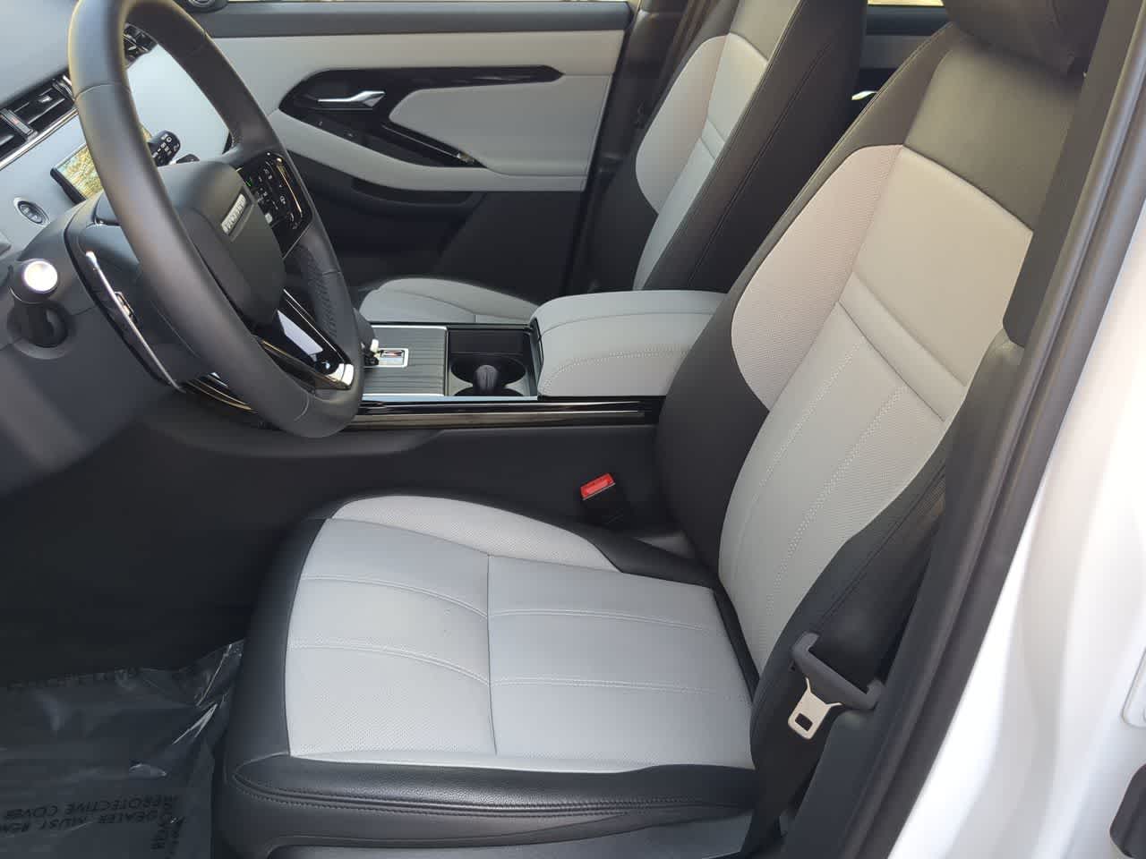 Thumbnail: 2026 Land Rover Range Rover Evoque - 16