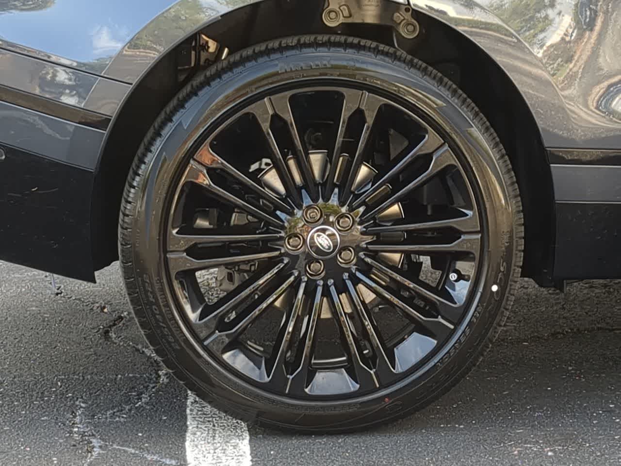 Thumbnail: 2026 Land Rover Range Rover Velar - 14