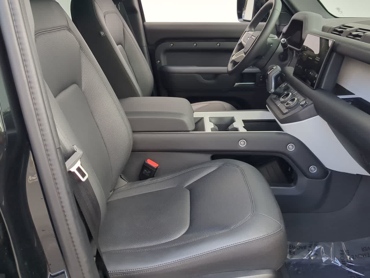 Thumbnail: 2025 Land Rover Defender - 23