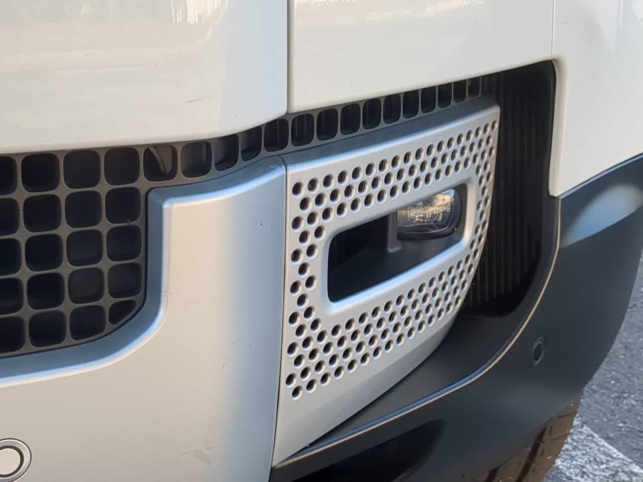 Thumbnail: 2022 Land Rover Defender - 11