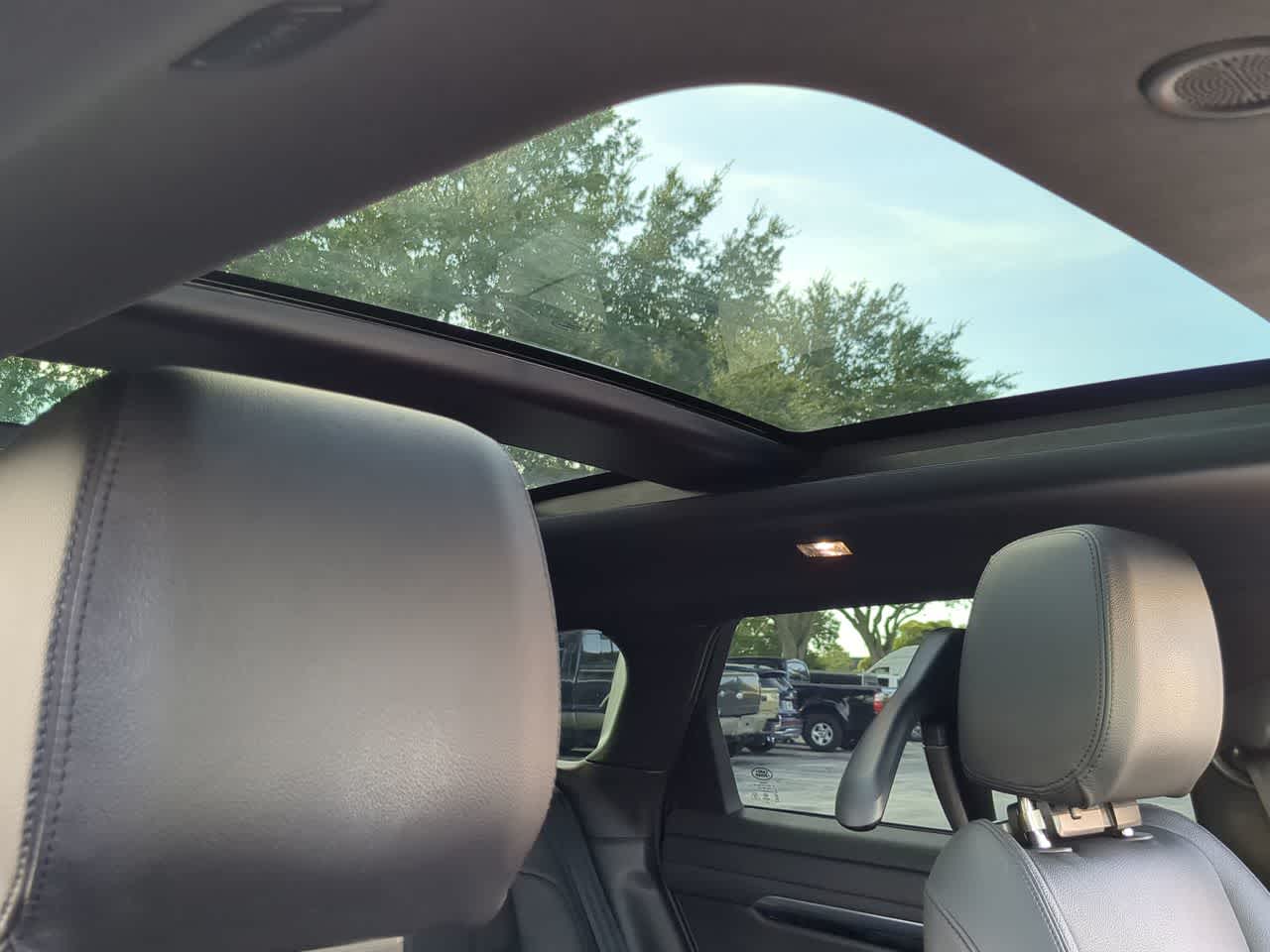 Thumbnail: 2023 Land Rover Range Rover Evoque - 19