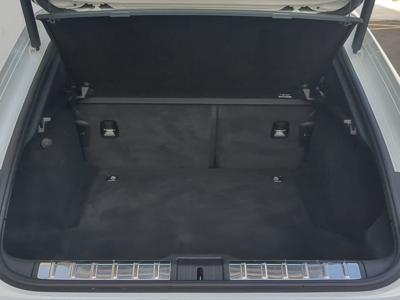 Thumbnail: 2025 Porsche Panamera - 37