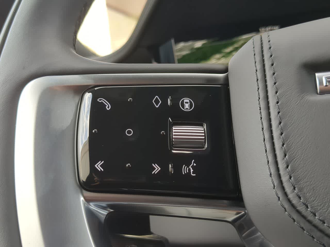 Thumbnail: 2025 Land Rover Range Rover - 26