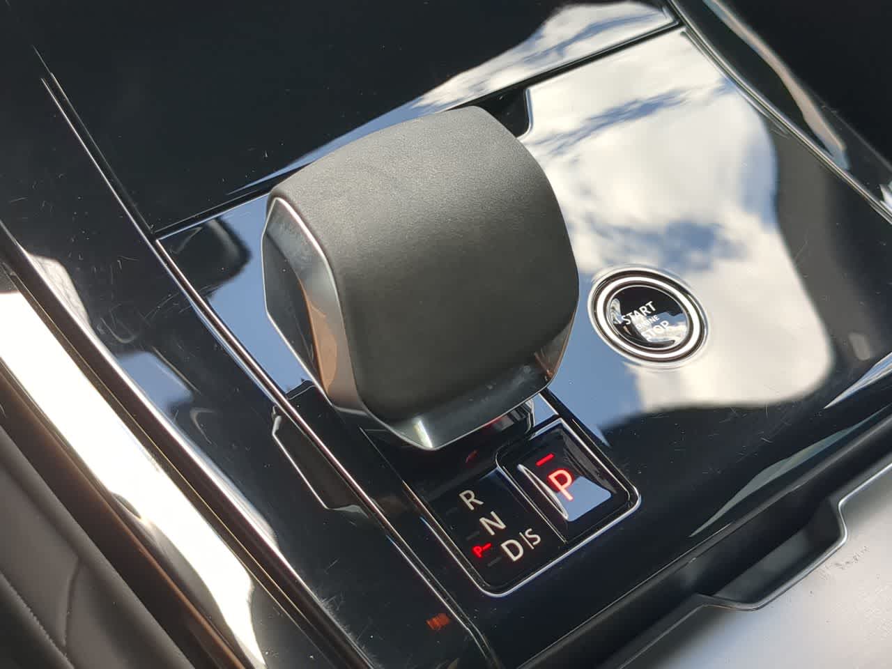 Thumbnail: 2025 Land Rover Range Rover Sport - 35