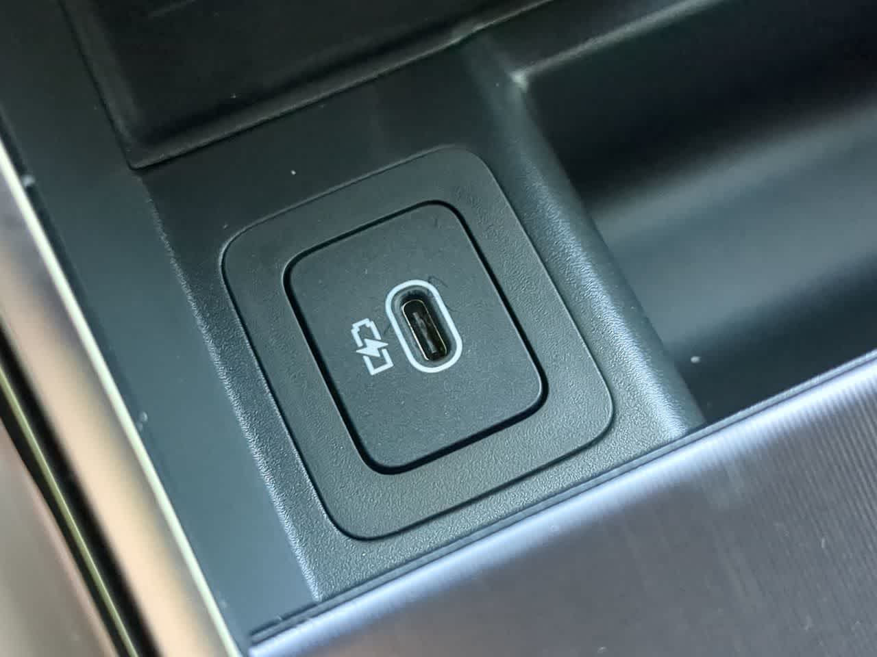 Thumbnail: 2026 Land Rover Range Rover Velar - 34