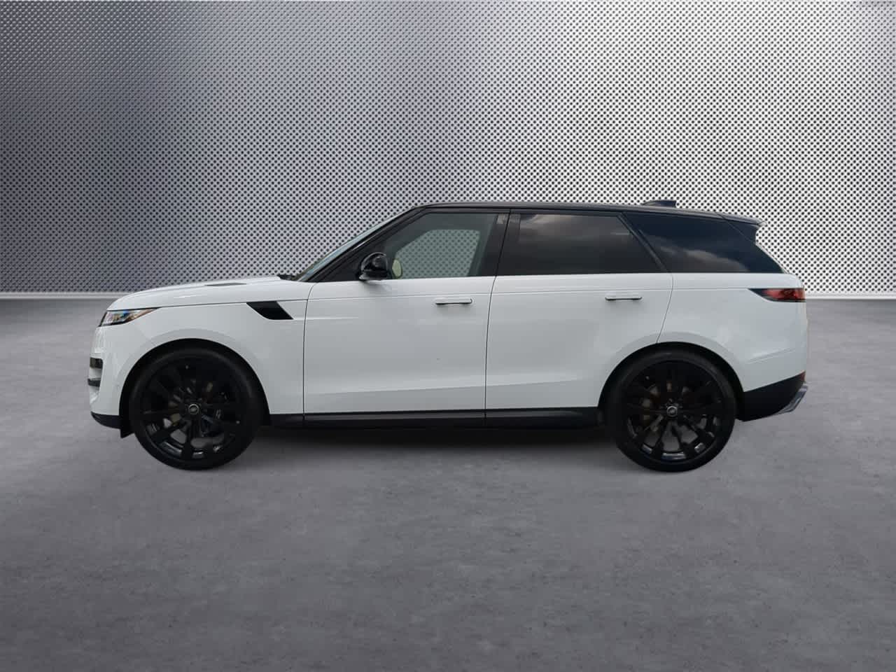 Thumbnail: 2025 Land Rover Range Rover Sport - 5