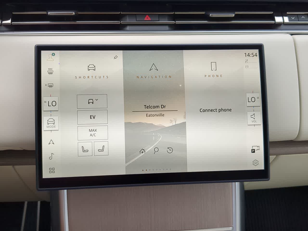 Thumbnail: 2025 Land Rover Range Rover - 30