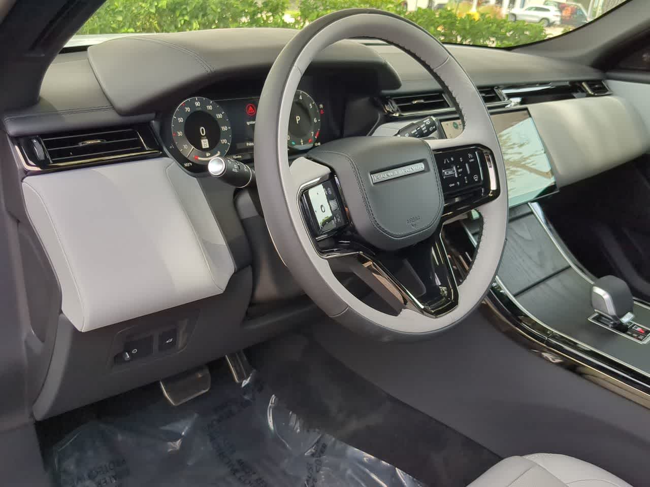Thumbnail: 2026 Land Rover Range Rover Velar - 10