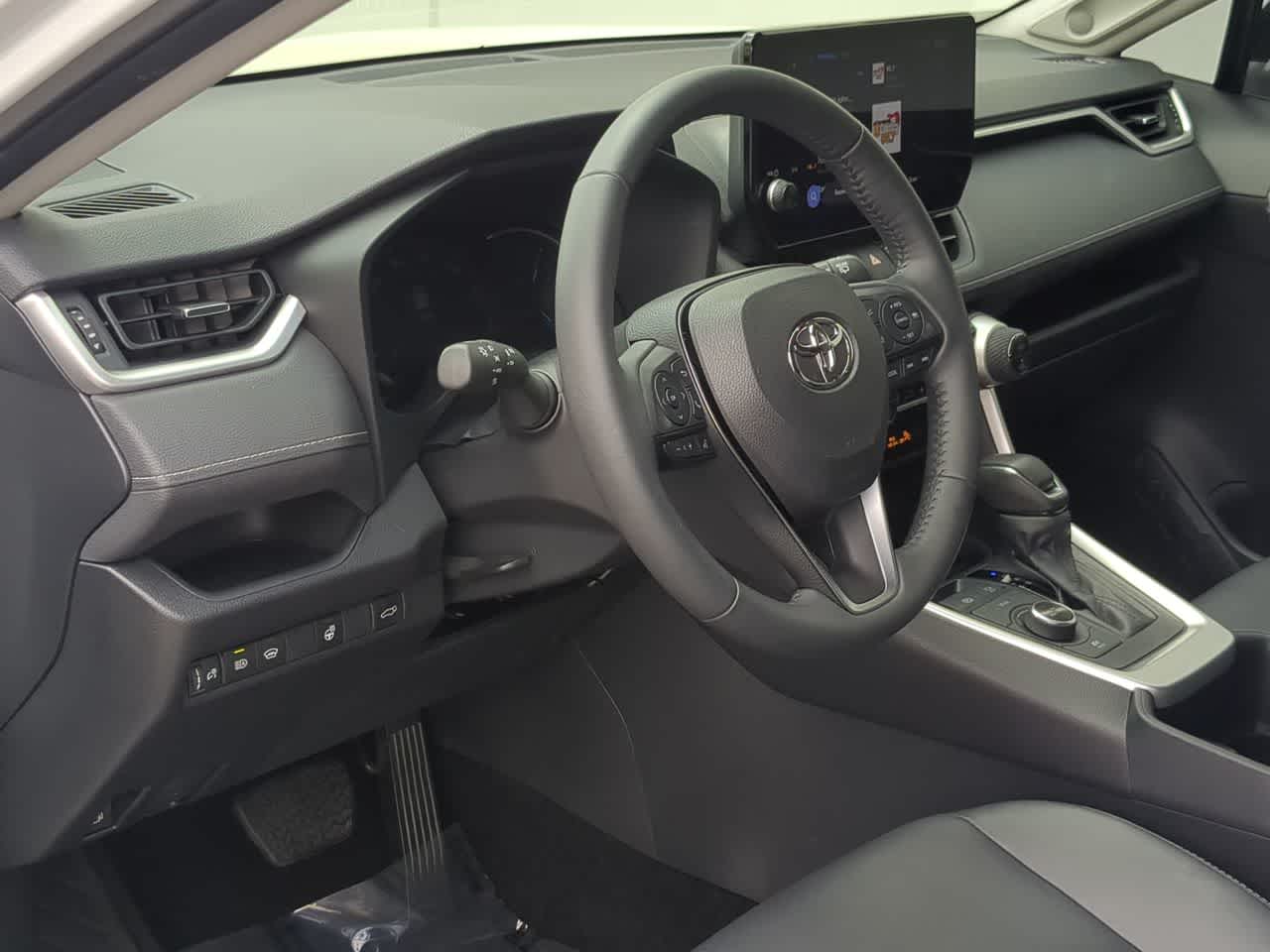 Thumbnail: 2024 Toyota RAV4 - 10