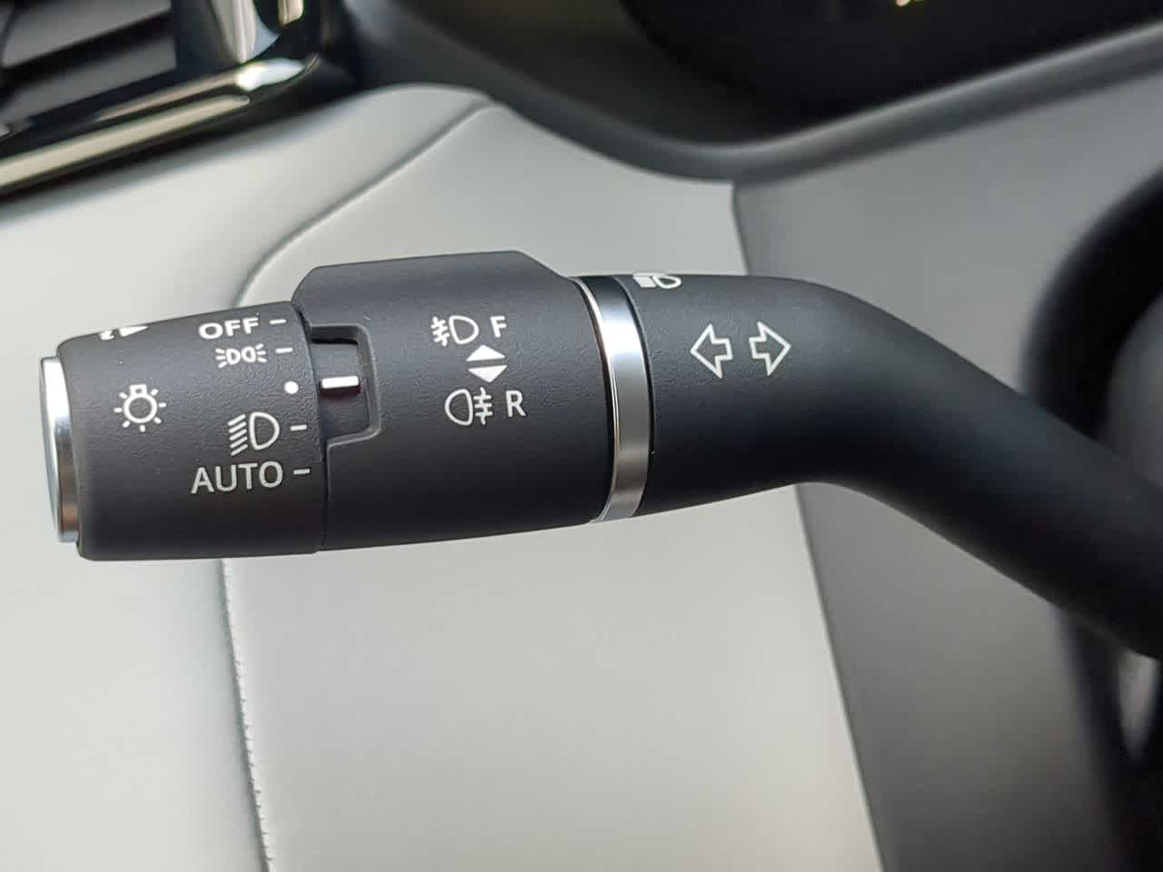 Thumbnail: 2026 Land Rover Range Rover Velar - 29