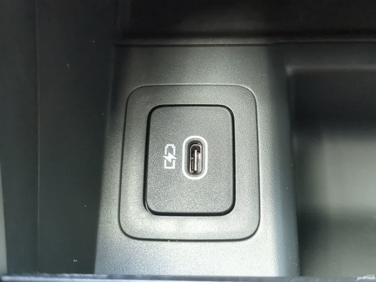 Thumbnail: 2026 Land Rover Range Rover Velar - 34