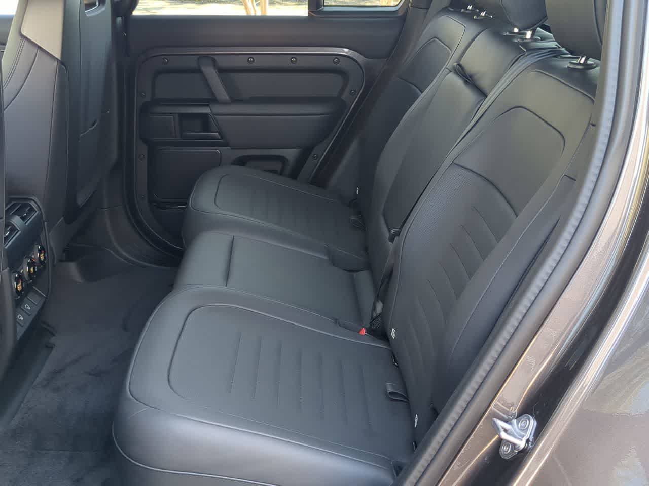 Thumbnail: 2025 Land Rover Defender - 21