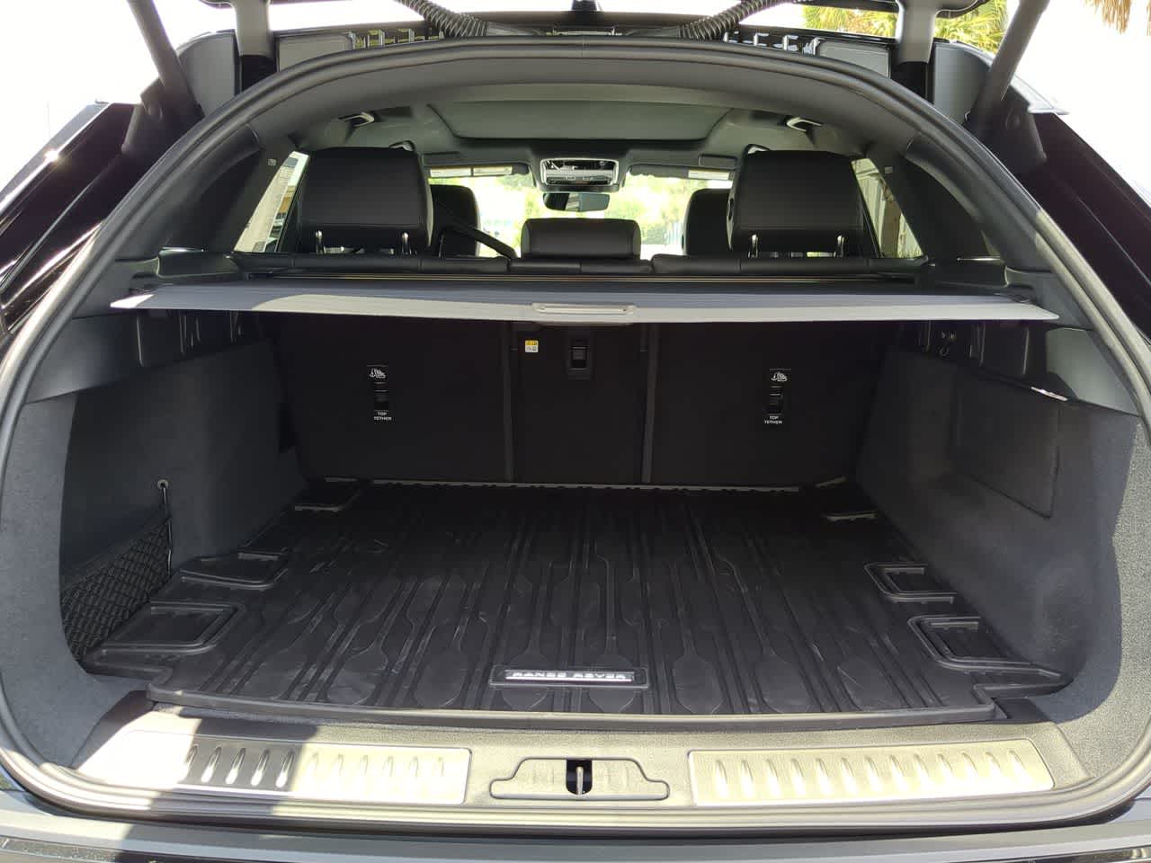 Thumbnail: 2026 Land Rover Range Rover Velar - 37