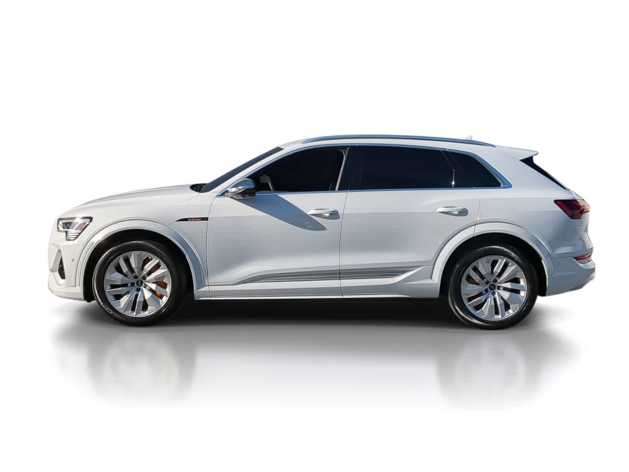 Thumbnail: 2023 Audi e-tron S - 5