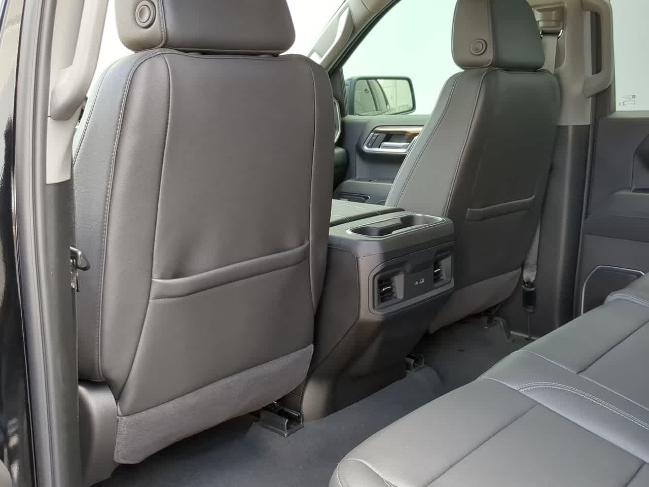 Thumbnail: 2025 Chevrolet Silverado 1500 - 17