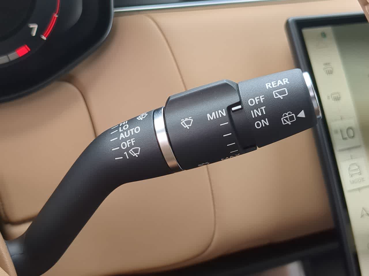 Thumbnail: 2025 Land Rover Range Rover - 28