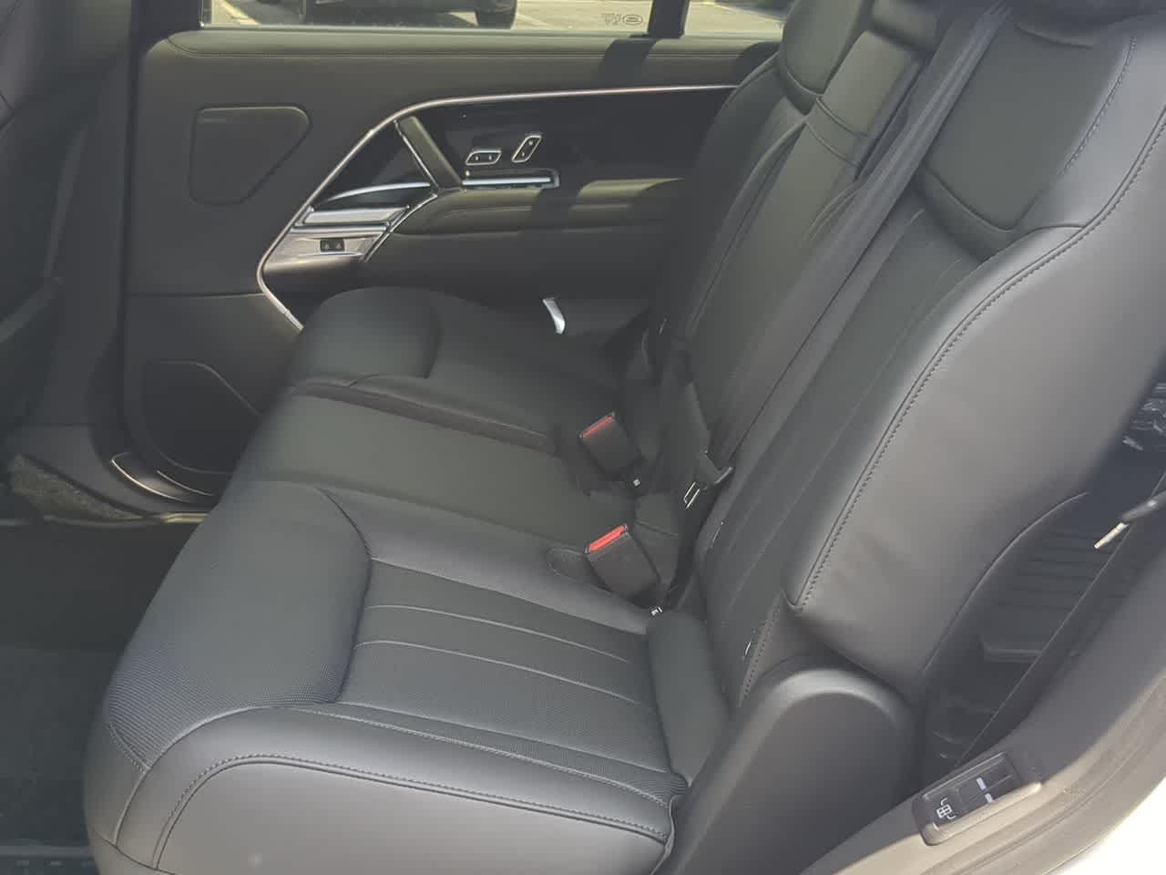 Thumbnail: 2026 Land Rover Range Rover - 20