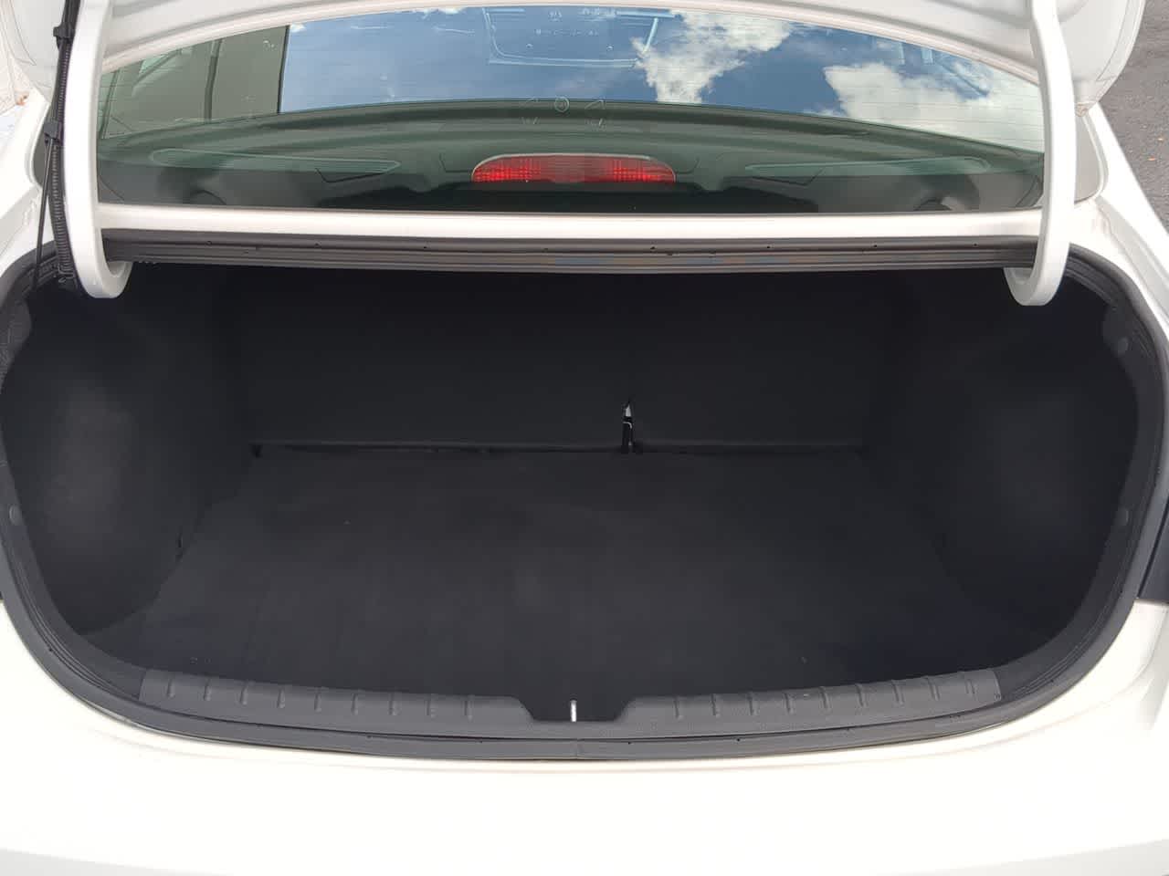 Thumbnail: 2023 Kia Rio - 33