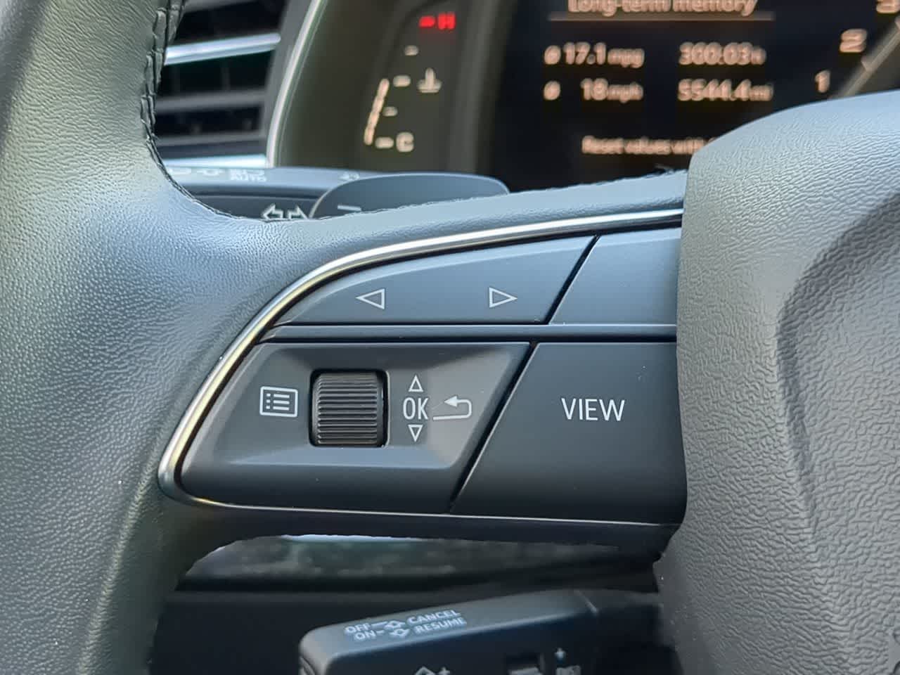 Thumbnail: 2023 Audi Q7 - 24