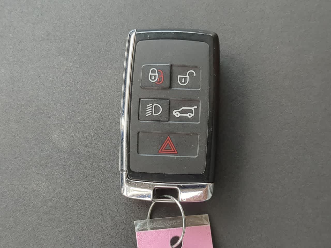 Thumbnail: 2025 Land Rover Discovery - 36