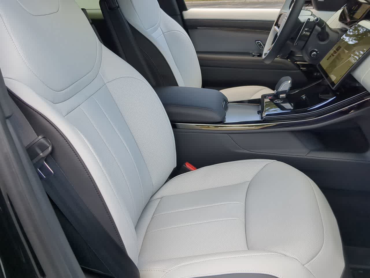 Thumbnail: 2026 Land Rover Range Rover Sport - 24