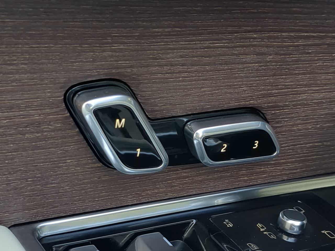 Thumbnail: 2024 Land Rover Range Rover - 17