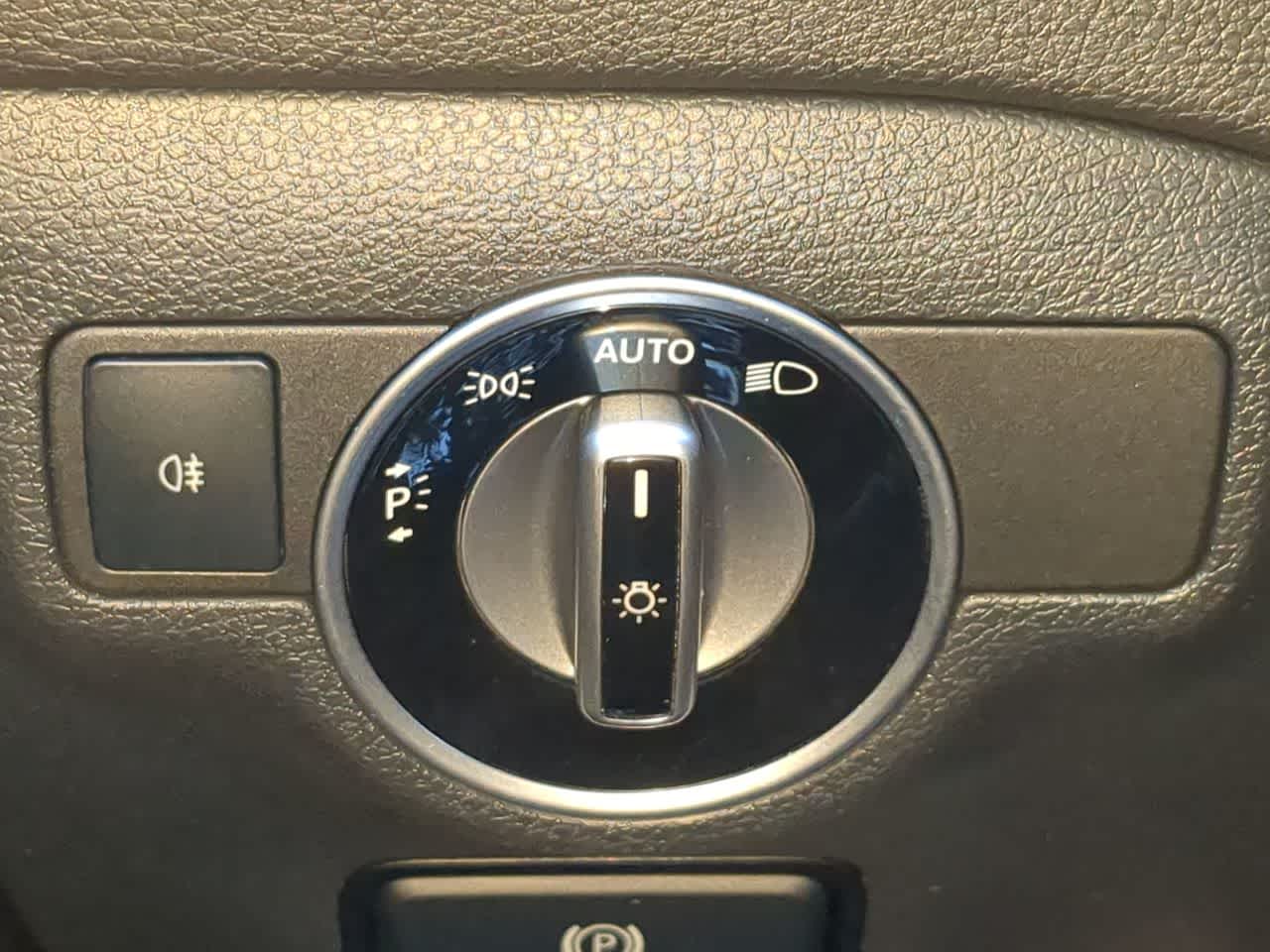 Thumbnail: 2016 Mercedes-Benz CLA - 36