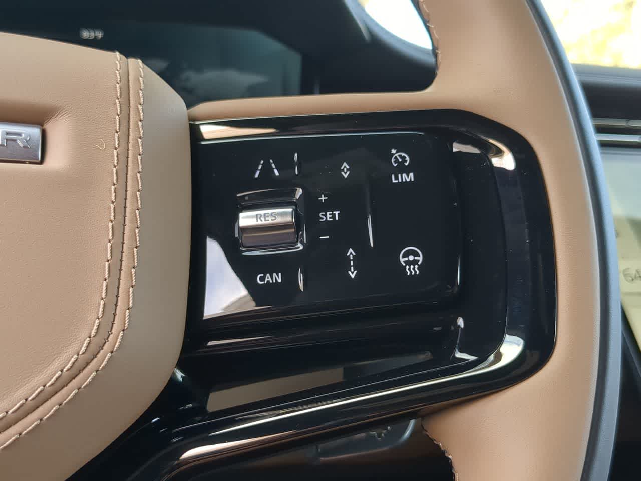 Thumbnail: 2025 Land Rover Range Rover Sport - 25