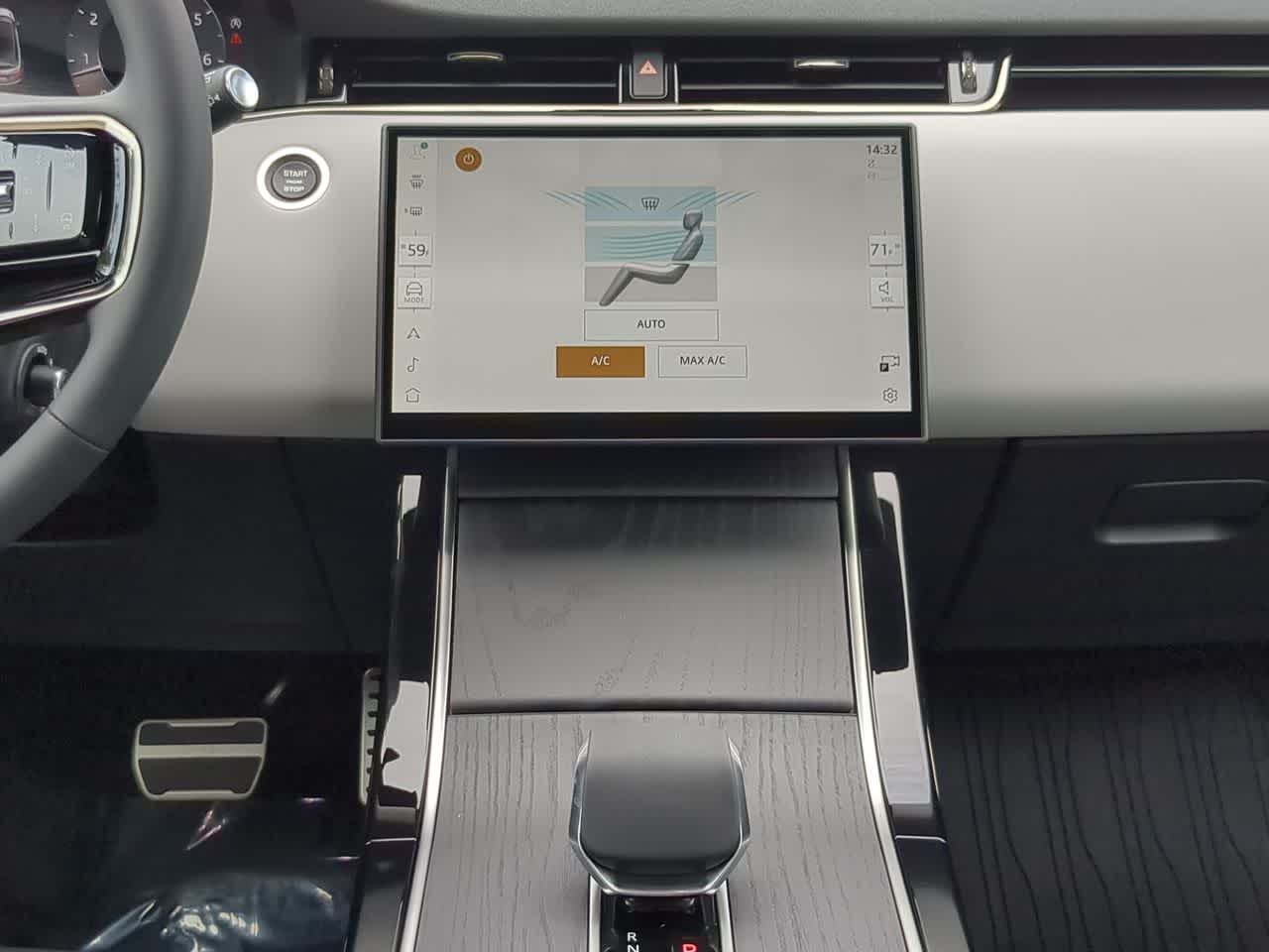 Thumbnail: 2026 Land Rover Range Rover Evoque - 30