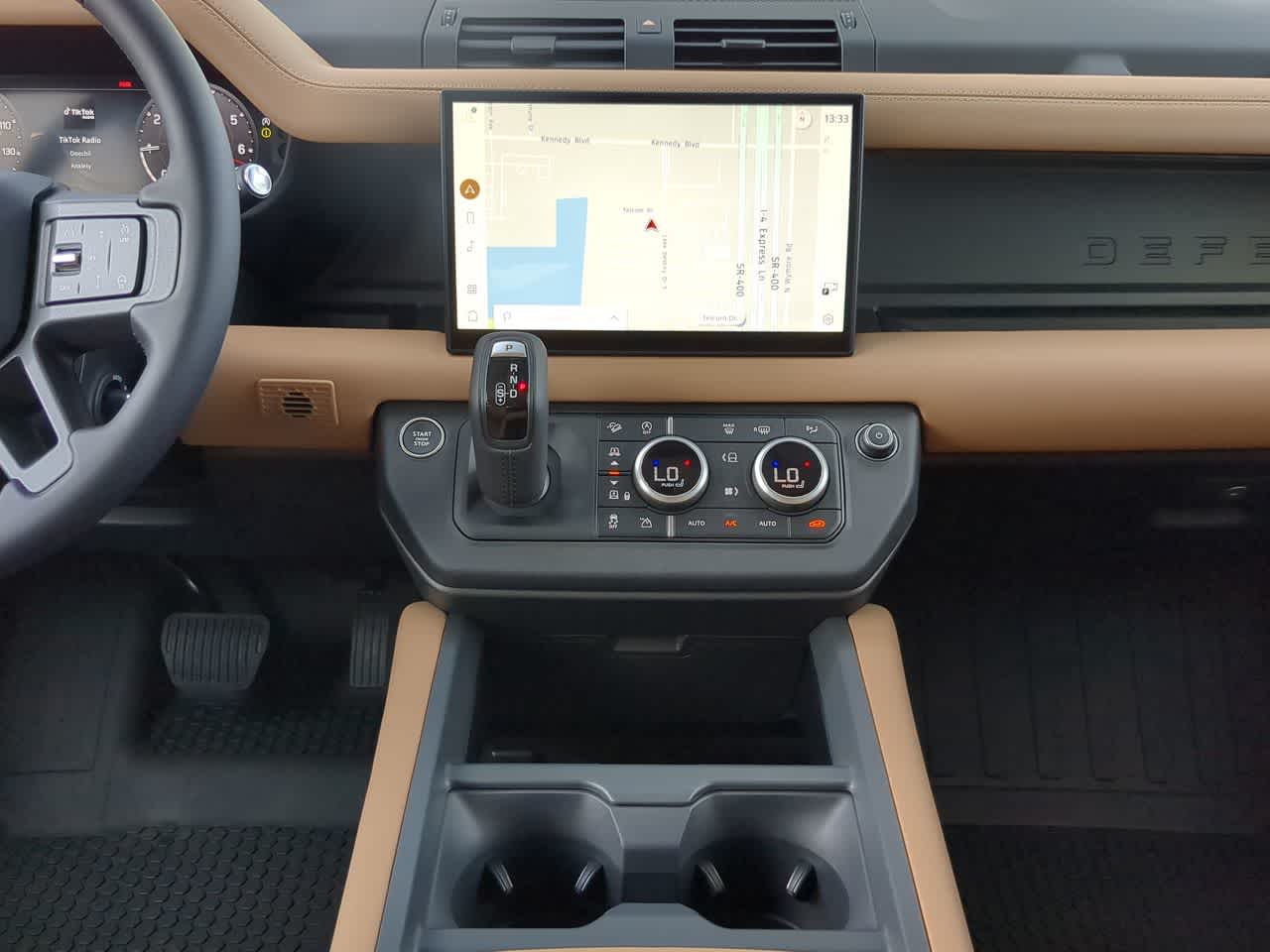 2025 Land Rover Defender 110 30