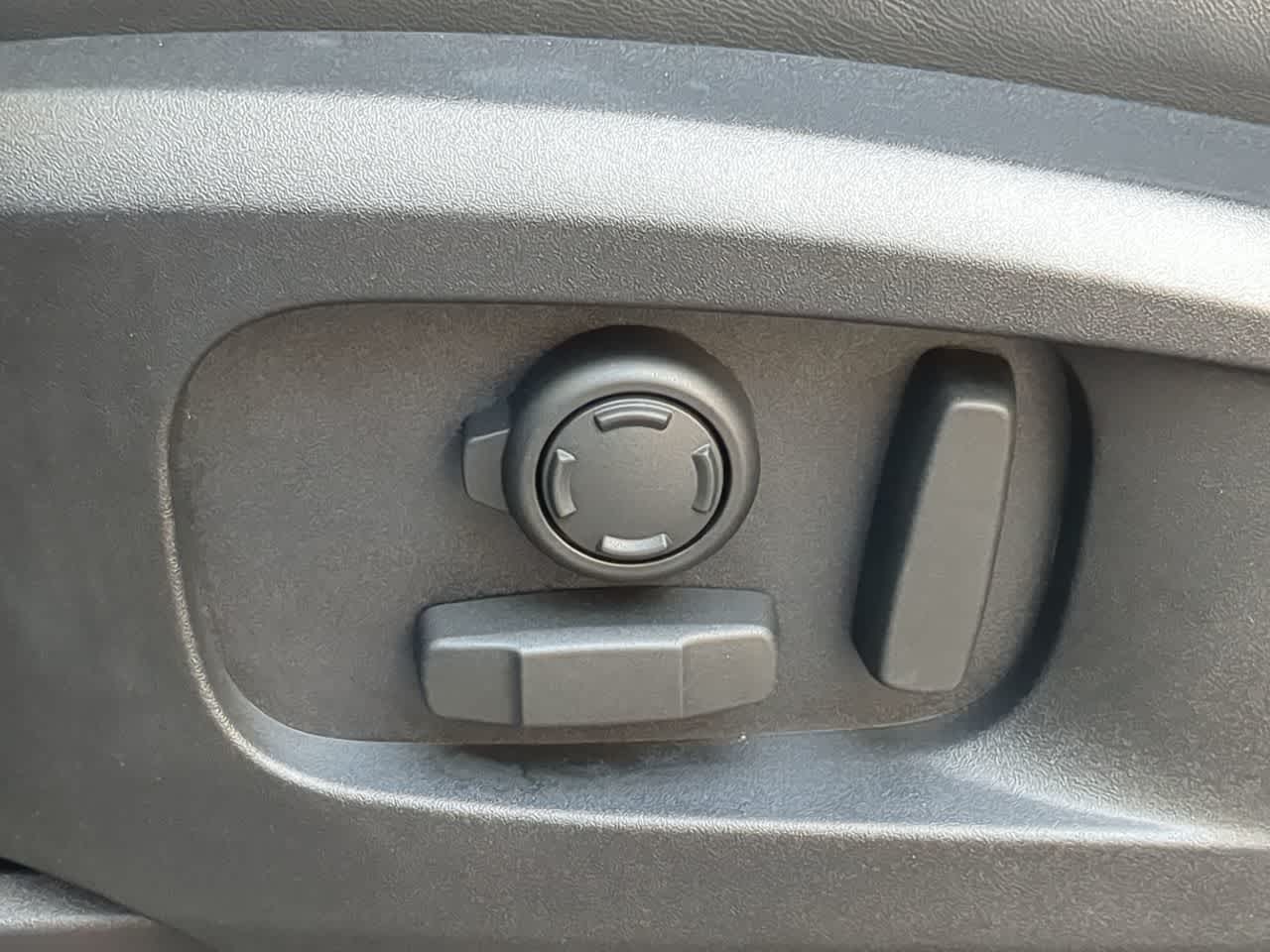 Thumbnail: 2020 Land Rover Defender - 18