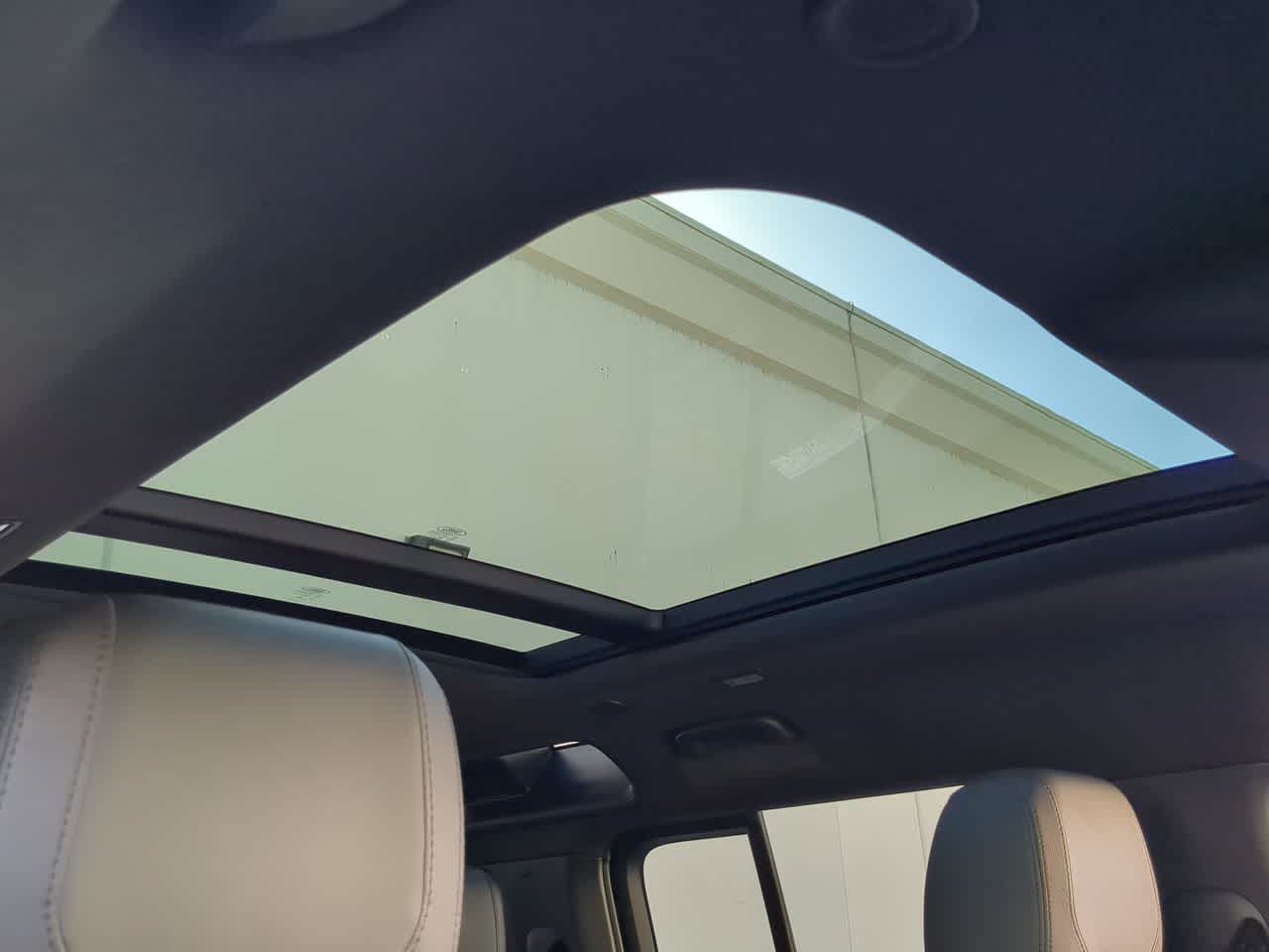 Thumbnail: 2022 Land Rover Defender - 20