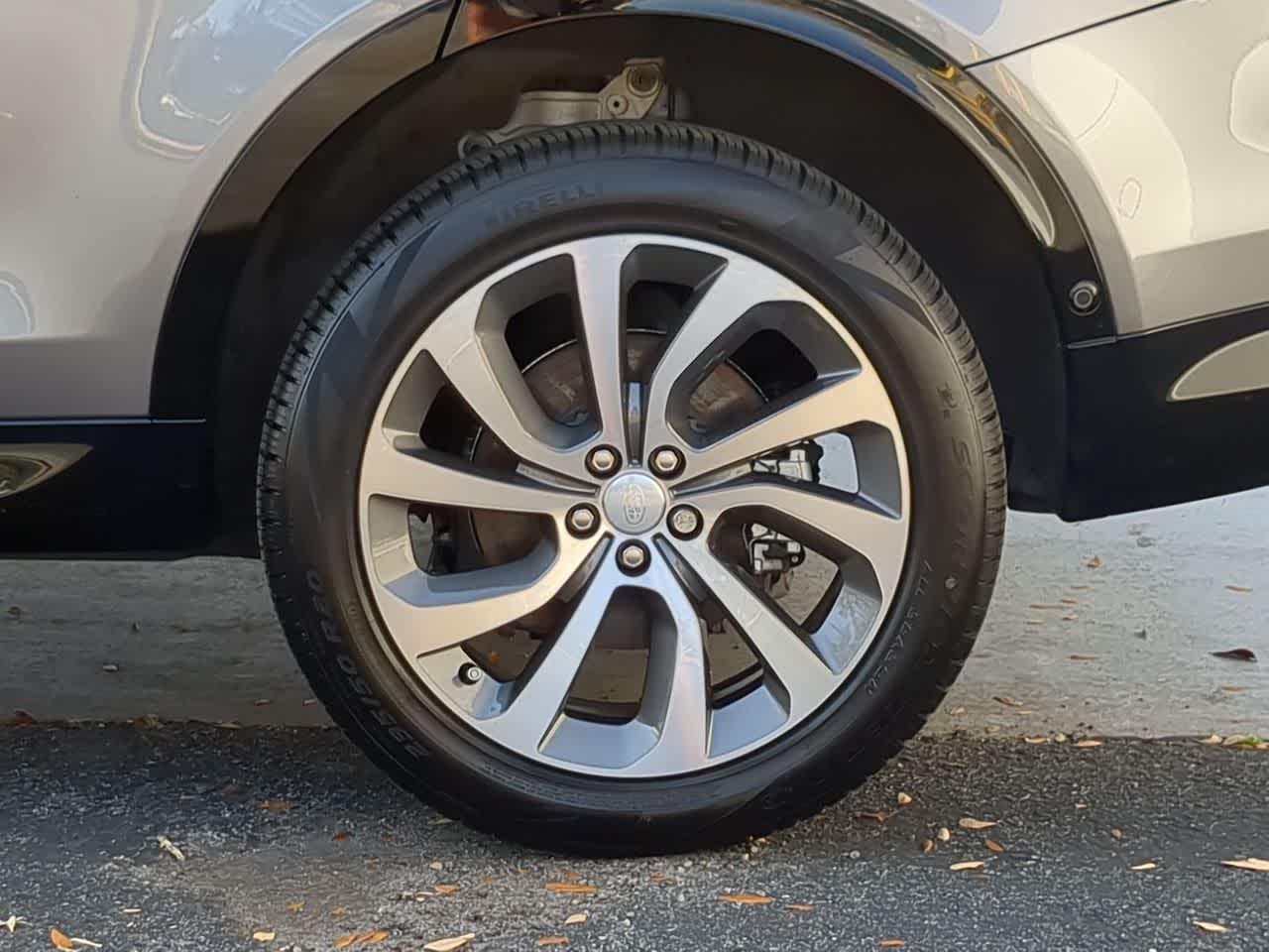 Thumbnail: 2025 Land Rover Discovery Sport - 14