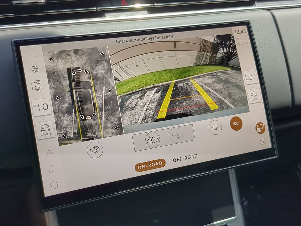 Thumbnail: 2025 Land Rover Range Rover - 32