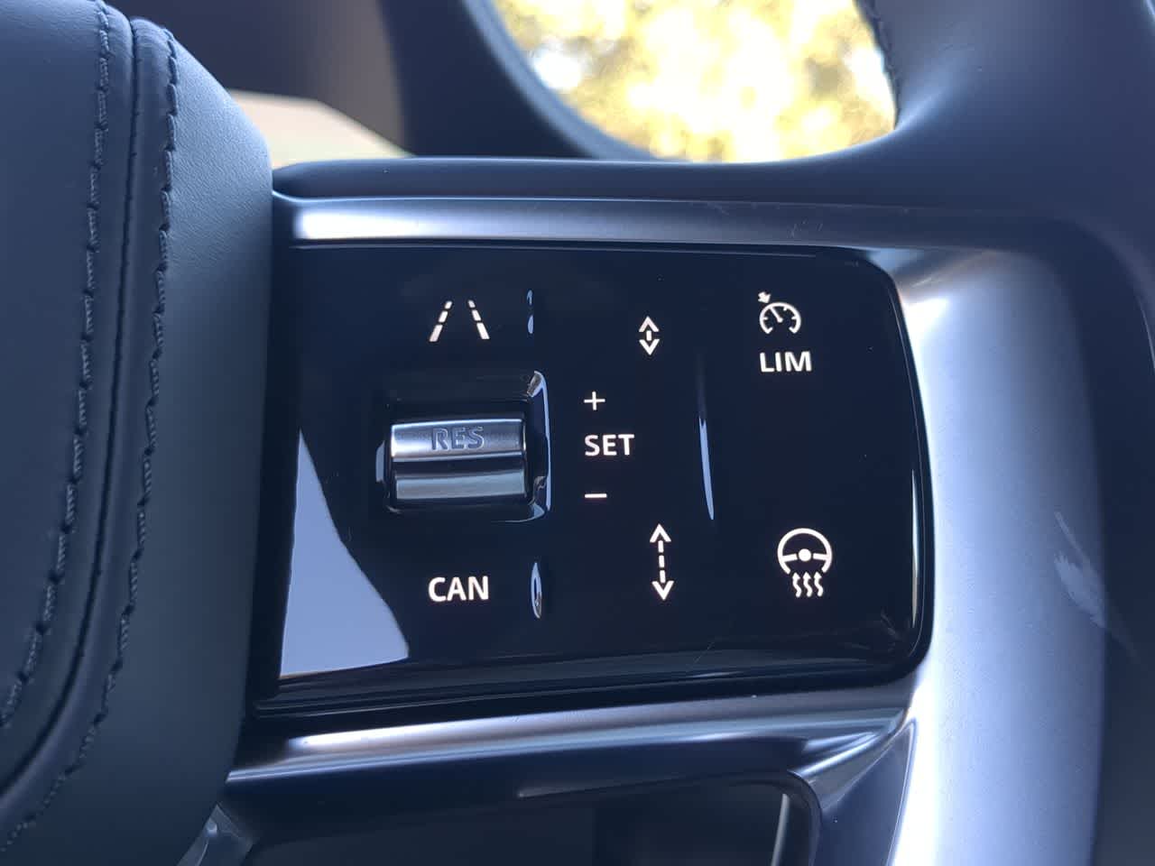 Thumbnail: 2025 Land Rover Range Rover - 27