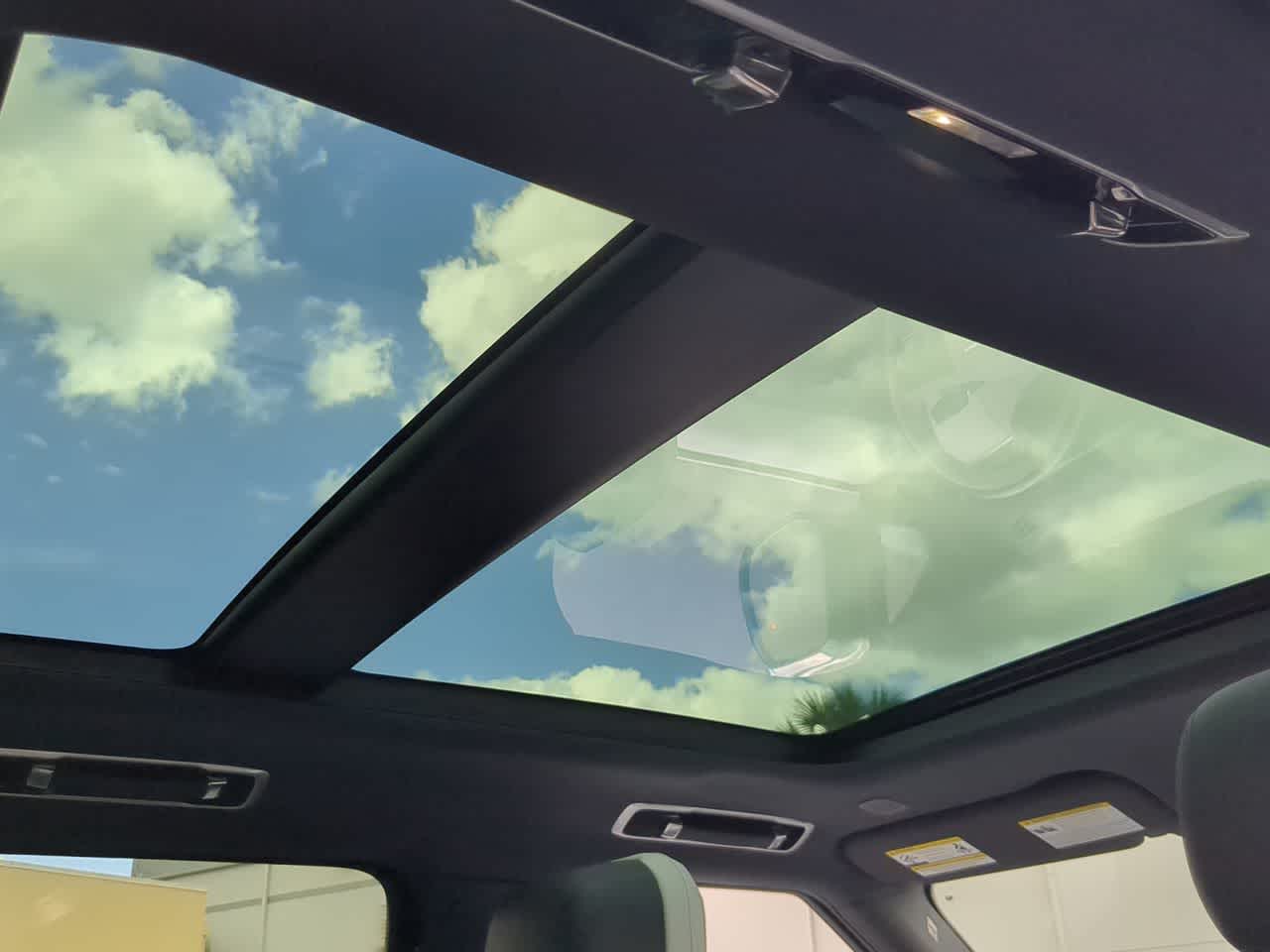 Thumbnail: 2025 Land Rover Range Rover Sport - 23