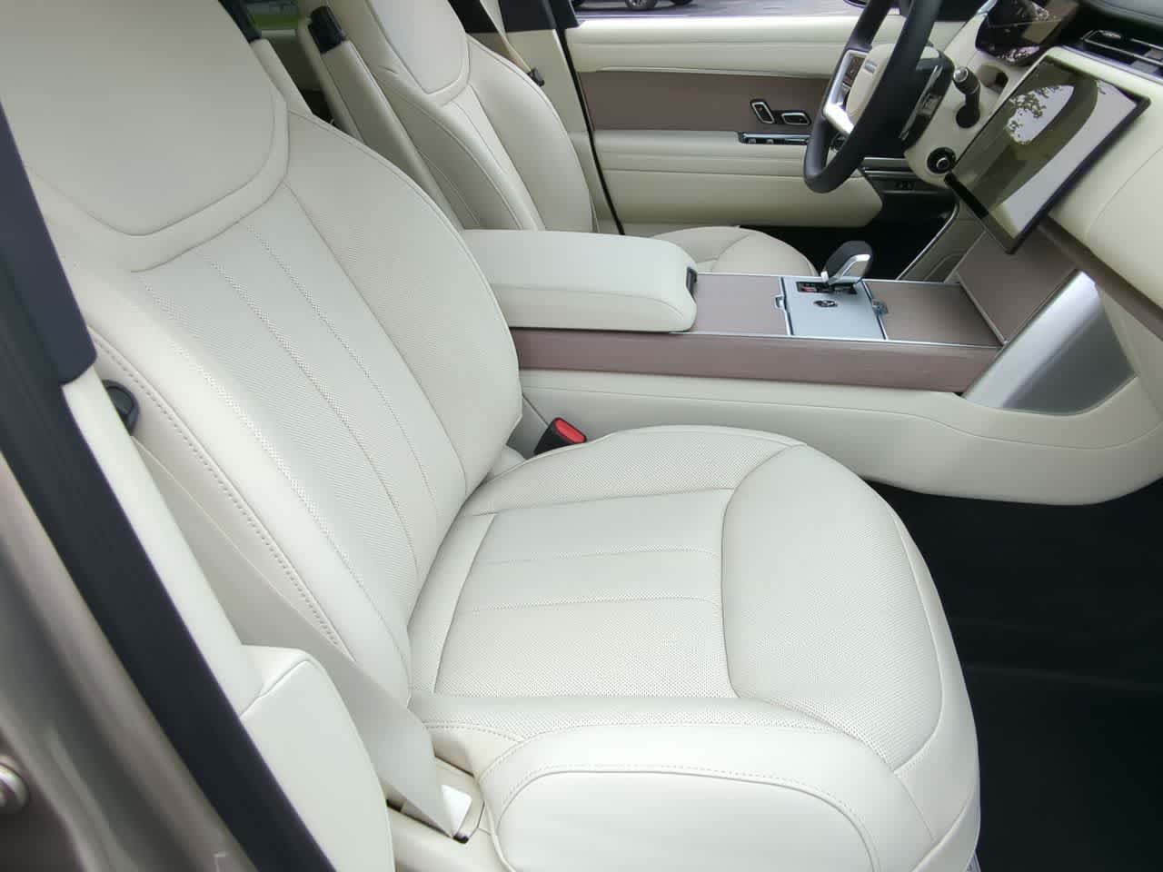 Thumbnail: 2025 Land Rover Range Rover - 24