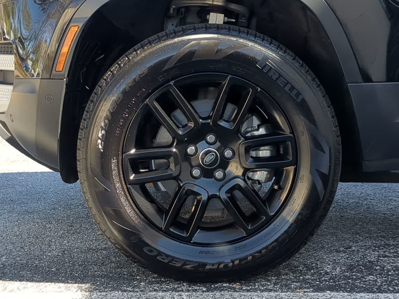 Thumbnail: 2025 Land Rover Defender - 14