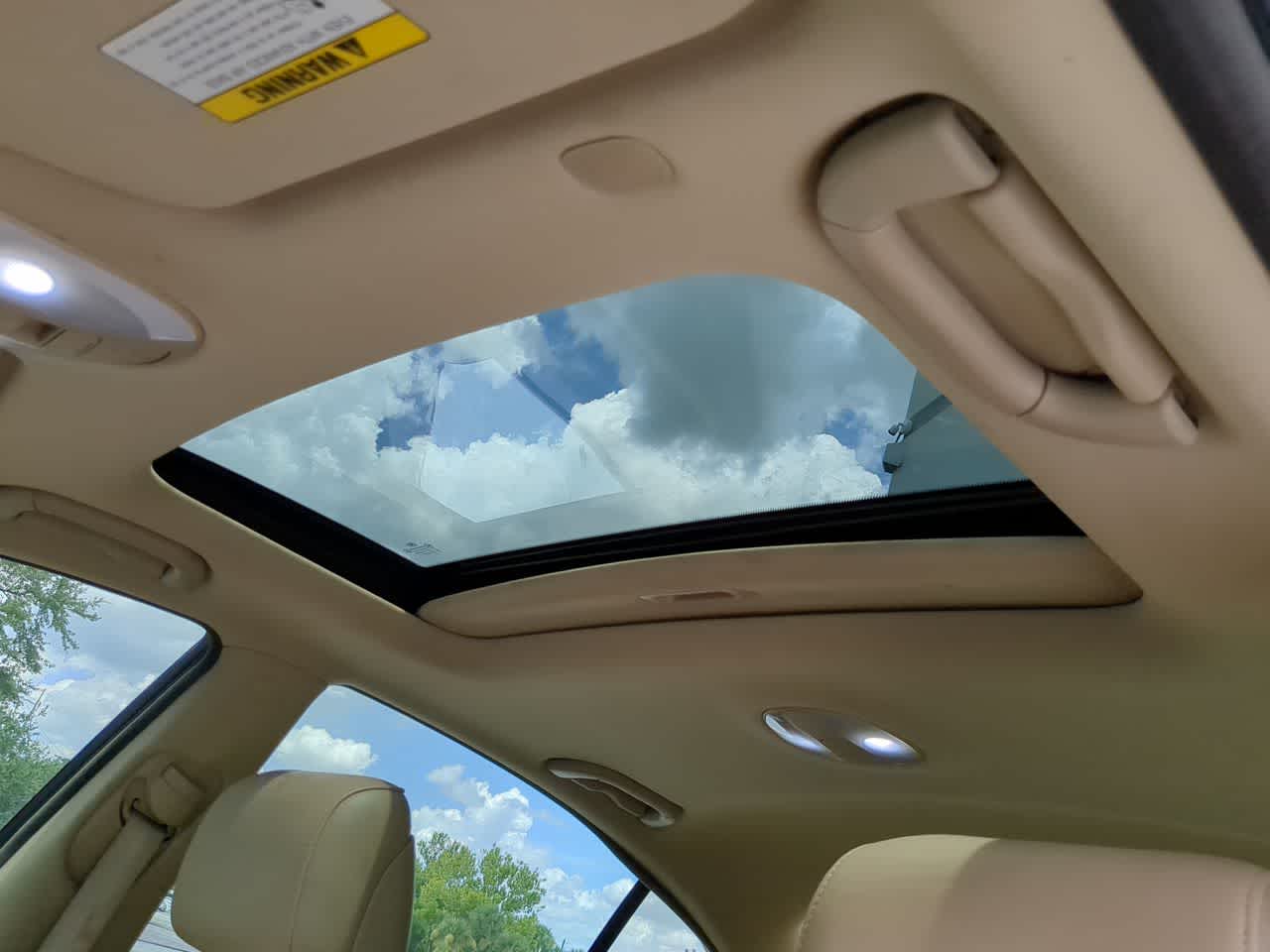 Thumbnail: 2010 Hyundai Genesis - 18