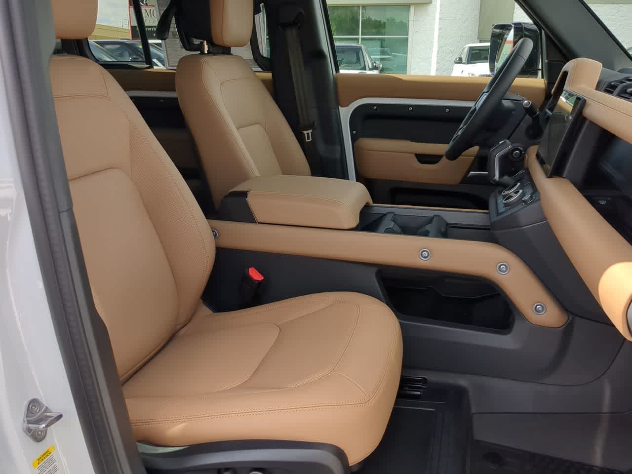 Thumbnail: 2025 Land Rover Defender - 24